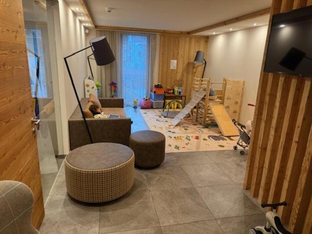 Alpin Apartments Майрхофен Экстерьер фото